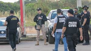 Policiais comemoram prisão de lázaro foto: Homem E Preso Ao Se Passar Por Policial Para Auxiliar Em Captura De Lazaro Noticias Sobre Giro Cidades Giro Marilia Noticias