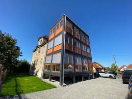 Sie erbringt die leistung einer ganzheitlichen betreuung im rahmen der verträge mit den pflegekassen. Senioren Wohngemeinschft Glauchau Gc 14 In Glauchau Auf Wohnen Im Alter De