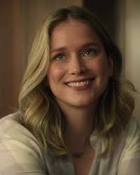 I watch YOU for the plot The plot: