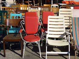 Leg tables and trestle tables will have the legs and middle base get in the way. Many Chairs Majorette Flickr