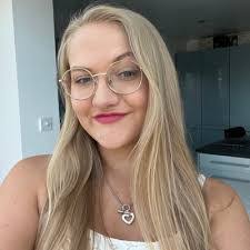 Eva Boyce's Instagram, Twitter & Facebook