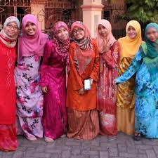 Muzik video rasmi lagu hari raya nyanyian iamneeta, najwa latif, deanna hussin dan mimie haris. Iamneeta Najwa Latif Deanna Hussin Mimie Haris Hari Raya Lyrics Musixmatch