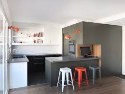 In tantissime case di design infatti questo arredo è tornato di moda in risposta a piccole metrature, e non solo. Idee Per Una Cucina Piccola