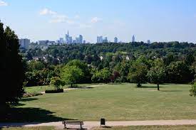 Bembel & gebabbel lebt dabei von einem ganz besonderen umfeld. Frankfurt Day Trips Lohrberg By Bus Or Bike Walk Frankfurt