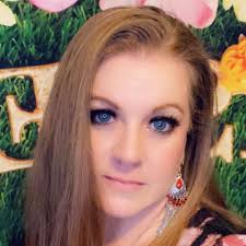 It features a Power™ agitator that uses a 360-degree wash action to break  up messes. The Deep Fill option allows for more water when desired, helping  to saturate loads and loosen stains.