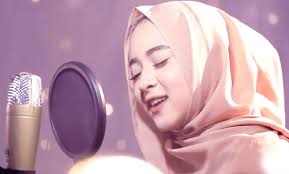 Tidur malamku sentiasaku mimpikan kamu. Sebelum Digubah Inilah Lirik Lagu Asli Aisyah Istri Rasulullah