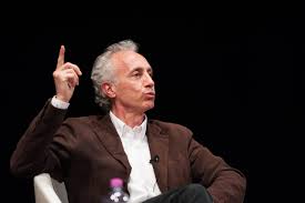 Marco travaglio is an italian investigative journalist, writer and opinion leader, editor of the independent journal il fatto quotidiano. Chi E Senza Peccato Di Marco Travaglio Cronache Agenzia Giornalistica