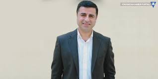 Hdp'nin tutuklu eşbaşkanı selahattin demirtaş'a doğu beyazıt asliye ceza mahkemesi'nce verilen ilk 5 aylık hapis cezası erzurum bölge adliye mahkemesi'nce bozuldu. Selahattin Demirtas In Hapis Cezasi Onandi