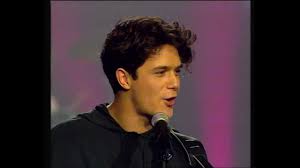 Grabó un disco llamado sol y arena, con el guitarrista antonio arenas. Alejandro Sanz Viviendo Deprisa Youtube