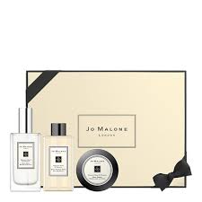 A new coffee machine is always a good choice for a housewarming gift, providing aromas that will give their new house a homely smell. Jo Malone London English Pear Freesia Head To Toe Exclusive Collection Feelunique