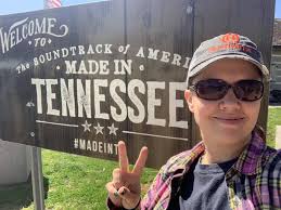 A female band celebrating the music of the Grateful Dead
