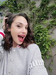 It's the first day of spring today 🌸 It's a new season, time to start  afresh, grow some more, be bold, be beautiful, bloom 💕 . . . . #ReadMyLips  #RevlonGal #Revlon #