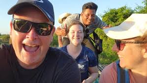 Is there any driver who will go up to Tulamben and back to Seminyak or just  coming down from Tulamben? I need urgent to safe my cats I left behind.  Thanks