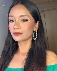 Diana Crespo's Instagram, Twitter & Facebook