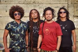 Download lagu mp3 & video : 6 Lagu Terbaik Steven Coconut Treez Ini Bisa Bikin Kangen Masa Muda