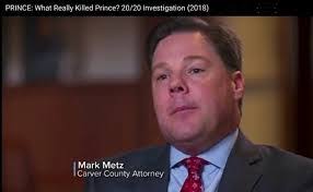 Kari Metz's Instagram, Twitter & Facebook