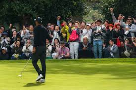 Pga Tour With Tiger Woods In Tow Tries To Win Over Japan The New York Times