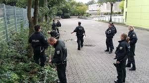 Die situation vor ort sei derzeit noch unübersichtlich. Leverkusen Polizei Sucht Nach Beweismitteln