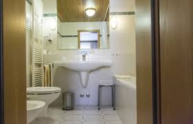 Im badezimmer singen stockfotos im badezimmer singen bilder alamy. Hotel Jagerhaus In Singen Hotel De