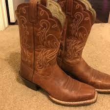 Great selection of women's square toe cowgirl boots. Ariat Shoes Womens Size 8 Ariat Square Toe Boots Poshmark