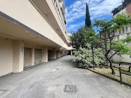 Garage - Box viale Alcide de Gasperi 107, Prato, Rif. 120517370 -  Immobiliare.it