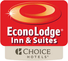 Guests enjoy the comfy beds. Hotel Econo Lodge Saint Apollinaire