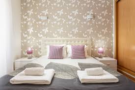 Proprio per questo, l'arredo della camera matrimoniale si compone di diversi elementi testiere letto, armadi e guardaroba, cassettiere e comodini: Camere Da Letto Moderne 70 Idee Da Sogno Per Una Camera Perfetta