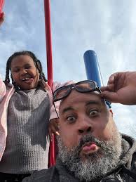 Greetings. My sister is diabetic (type 2) and suffers from gastroparesis.  She's in her mid-30s. Has anyone in this group experienced a similar  condition and was able to properly manage it? Thank