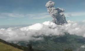 Yang lagi viral di mana mana. Viral Video Pendaki Rekam Guguran Material Di Kawah Merapi Ini Kata Bpptkg Tidak Bisa Dibenarkan Joglosemar News