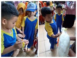 Tidak peduli rintangan atau halangan apapun, dia akan berusaha untuk melewatinya. Playgrup Semut Semut Semut Semut