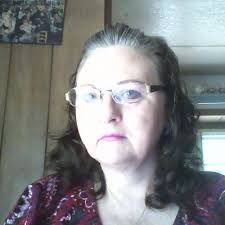 Deanna Collette's Instagram, Twitter & Facebook