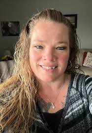 Amanda Durflinger's Instagram, Twitter & Facebook