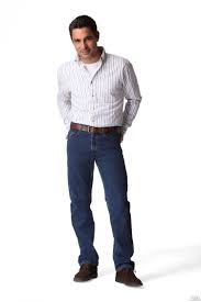 We Don T Have A Formal Dress Code At The Law School Jeans And A Button Down Shirt A Business Casual Dresses Business Casual Jeans Mens Business Casual Outfits