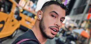 Michael Mejía, ganador del Lamborghini de Shakira, lanza su libro 'Si lo  deseas es tuyo: el arte de manifestar tus sueños'