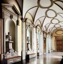 Luxury Apartment In Style Of Palaces To Feel Like A Monarch Digsdigs Luxury Apartments Chateaux Interiors Palace Interior