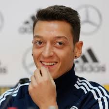 Mesut özil ich hab rocky seine schwester hier, meld dich bro. Mesut Ozil Aktuelle News Infos Bilder Bunte De