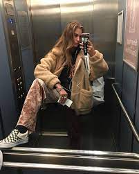 The french model previously shared a few surreal pictures of the couple together from a wintery helicopter ride and an exploratory trip into an ice cave. 51 6k Followers 969 Following 704 Posts See Instagram Photos And Videos From Clara Berry Clara Berry Style Fashion Fashion N