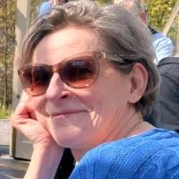 200+ "Olędzka" profiles