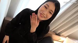 FC2PPV 4480698 27日ま990pt_!! ※初撮り!! 清楚綺麗め有名ブランドのお嬢様店員とハメどり「身バレしなければ公開していいですよ...」冬撮影、今ようやく公開!!  - EPORNER