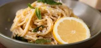 Spaghetti Al Limone Rezept Fur Pasta Mit Zitrone Und Parmesan Welt Em 2020