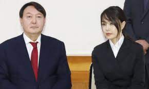 윤석열의 장모는 최은순으로 상당한 재력가입니다. W7av 7afyekakm