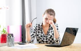 There are a number of factors that determine the amount of strain your body feels as you work on a computer or other digital device, including lighting in the room, distance from the screen, glare on the screen, seating posture, and the angle of your head. Computer Vision Faqs Optometrist In Austin Tx