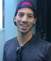 My Hair Is The Same Color As Josh S In This Pic And That Makes Me Happy Twenty One Pilots Twenty One The Twenties