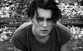 Джонни депп (johnny depp)— американский актёр, режиссёр, музыкант, сценарист и продюсер. Dzhonni Depp V Detstve Dzhonni Depp Dzhonni Depp V Molodosti Dzhonni Depp Togda I Sejchas Kak Menyalsya Dzhonni D Volosy Srednej Dliny Dzhonni Depp Pricheska Muzhchiny