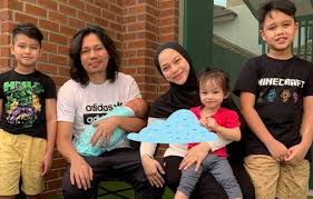 Kompilasi lawak pecah perut | jep sepahtu. Muhammad Khidir Nama Anak Kedua Jep Sepahtu Sari Yanti