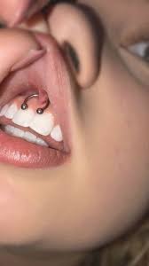 Smiley Piercings Ultimate Guide With Images Dudak Piercingleri Peircingler Helix Piercings