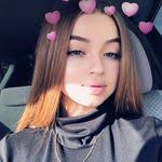 Monica Clow's Instagram, Twitter & Facebook