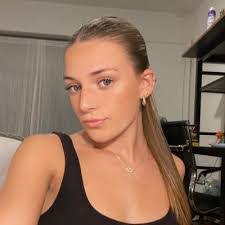 Rose Steinberg's Instagram, Twitter & Facebook