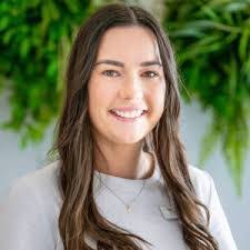 Ellie Ford's Instagram, Twitter & Facebook