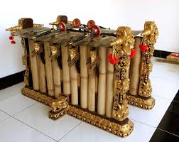 Perbedaanya terletak pada bentuk dan cara memainkanya. Alat Musik Tradisional Bali Nama Gambar Jenis